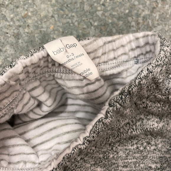 4/$20 Baby Gap Reversible Comfy Pants Sz 0-3 mth - Picture 2 of 4